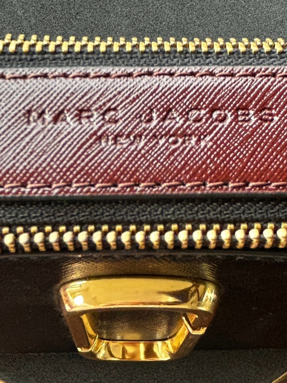 Marc Jacobs Snapshot Crossbody Camera Bag in Black / Red Colorway EUC - Picture 3 of 16